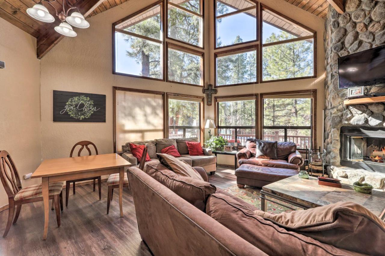 Munds Park Cabin With Fire Pit And Wraparound Porch! المظهر الخارجي الصورة