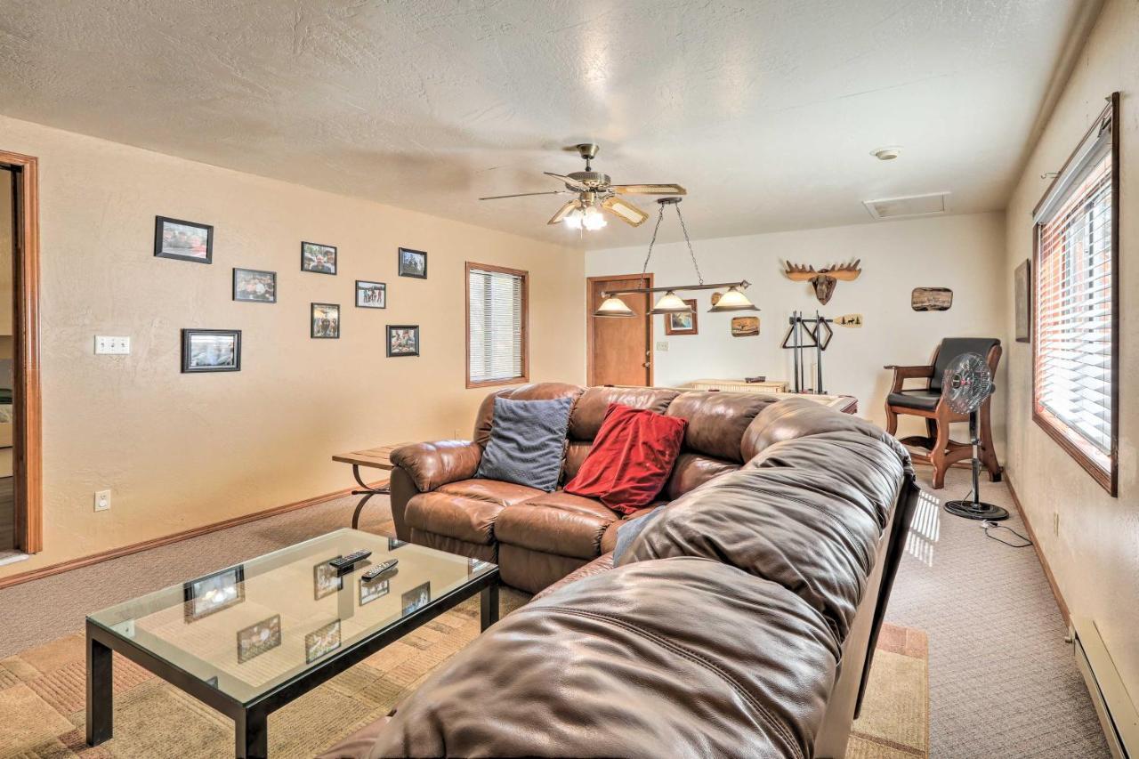 Munds Park Cabin With Fire Pit And Wraparound Porch! المظهر الخارجي الصورة